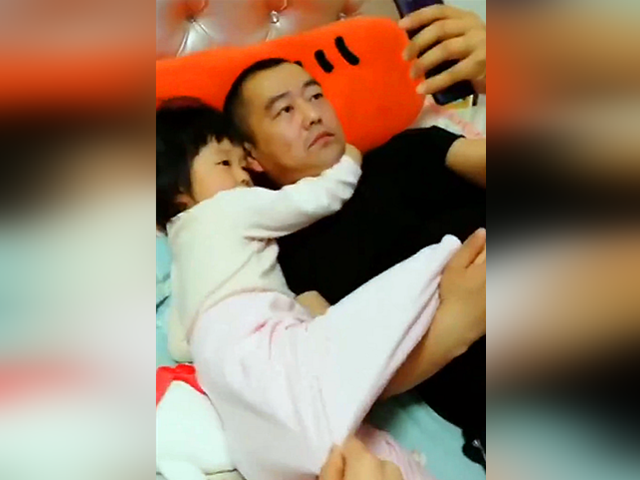 19岁女儿与爸爸的旅行记，时光的脚步与父爱的温度-第1张图片