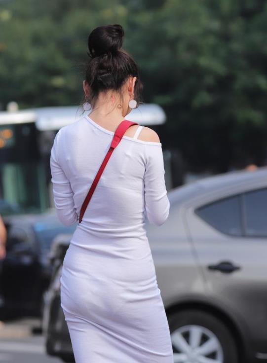 黑色丝袜美腿美女，引爆视觉盛宴