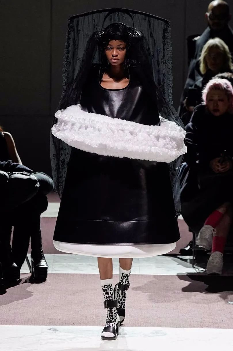 日本comme des garcons产地日本时尚界的独特魅力——Comme des Garcons-第3张图片