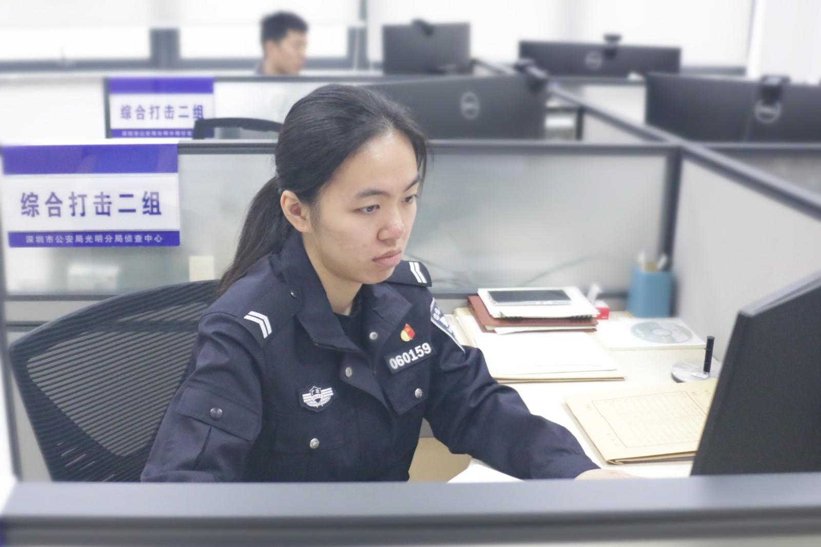 丝袜女警的正义与力量，警务工作中的女性力量-第1张图片