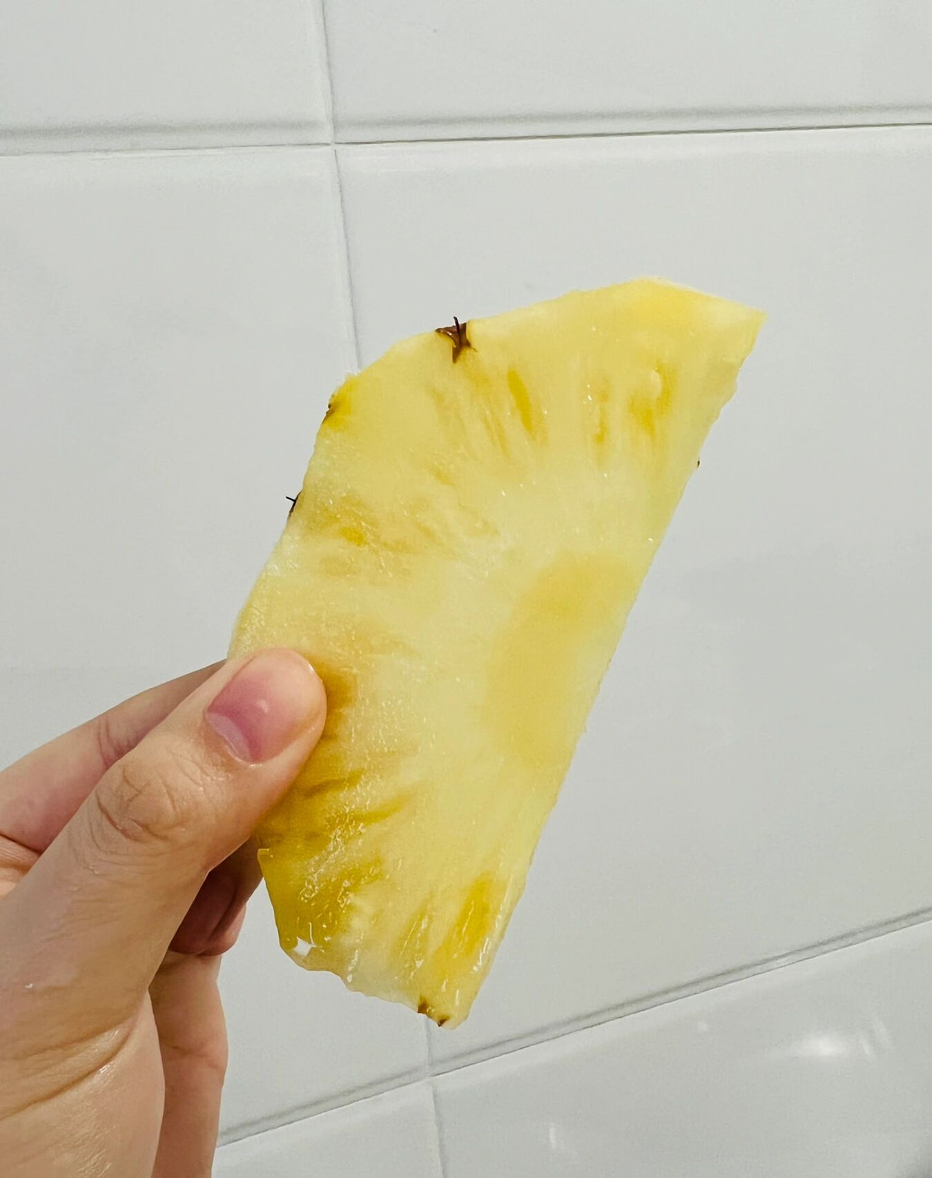 菠萝与水蜜桃的甜蜜情侣网名-第2张图片