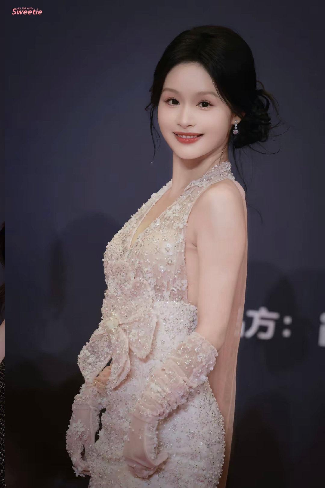 丰满的身材是什么意思丰满的妽妽以身体之温，满足了我电影般的渴望-第2张图片