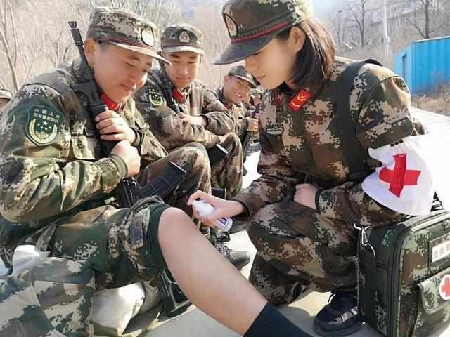 青春的守护者——记那些在白衣下的18岁少女，她们是护士