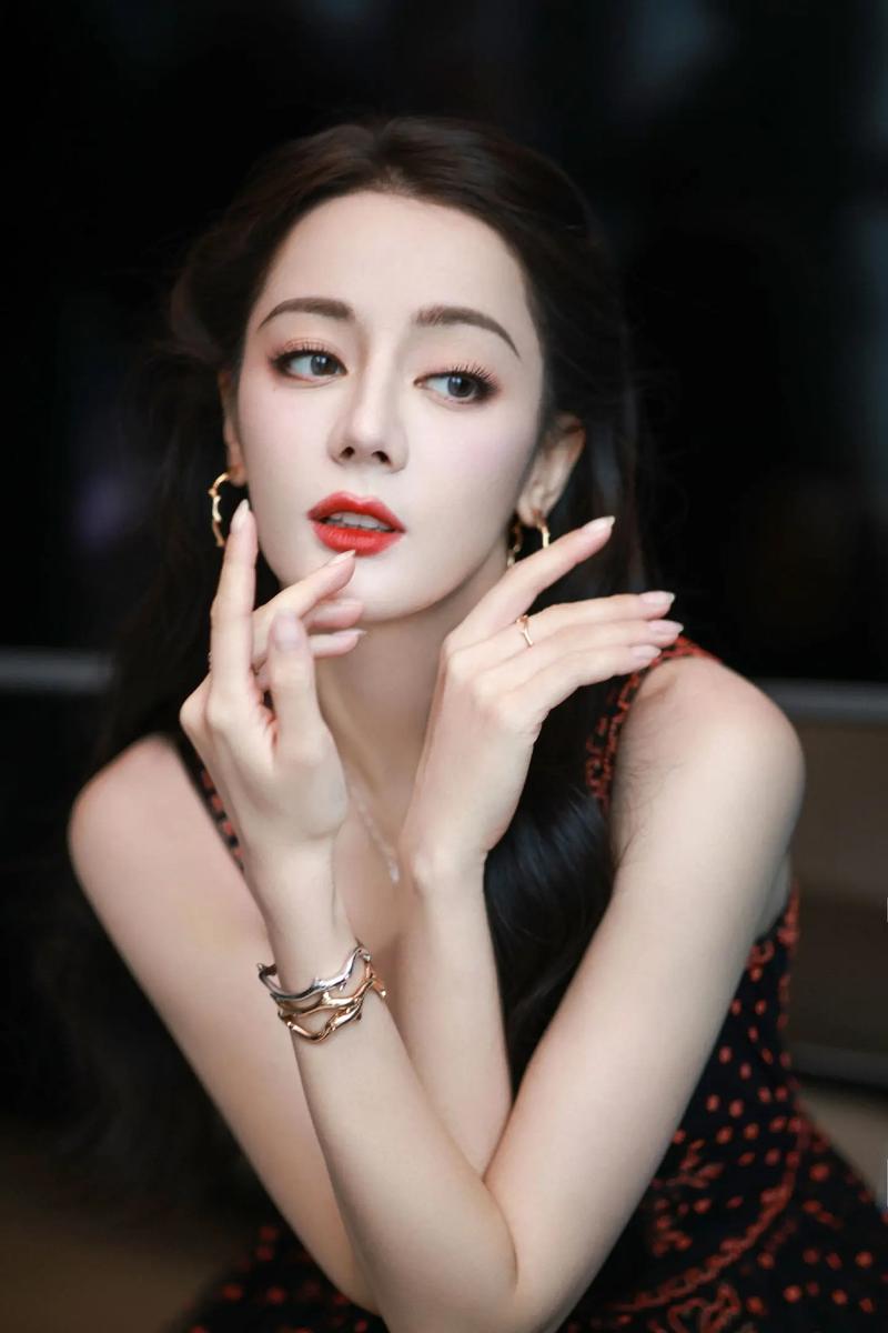 丰满与湿润的魅力——探索BBW大白屁股的美丽与独特-第1张图片
