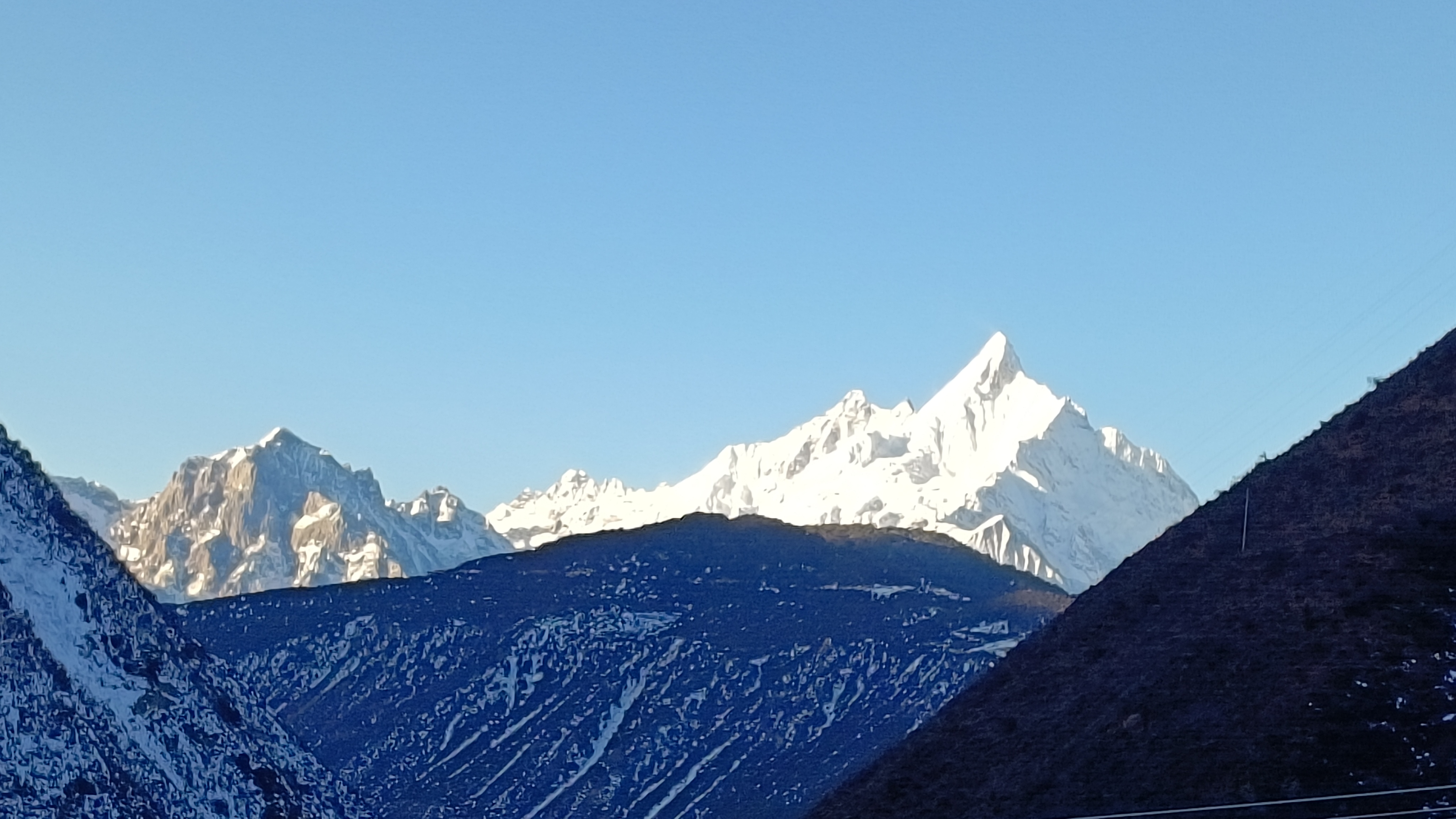 又白又大又圆的山峰叫什么又白又大又圆的山峰——自然之美的独特呈现-第1张图片