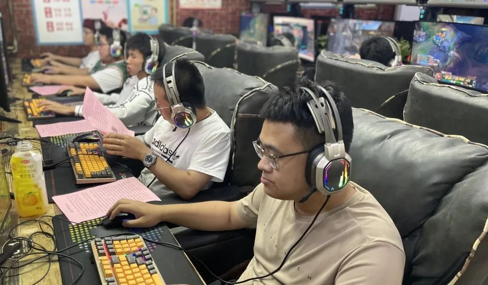 100款禁用黄台网站关于网络中禁用不良内容的倡议——以100款禁用黄台网站为例-第3张图片
