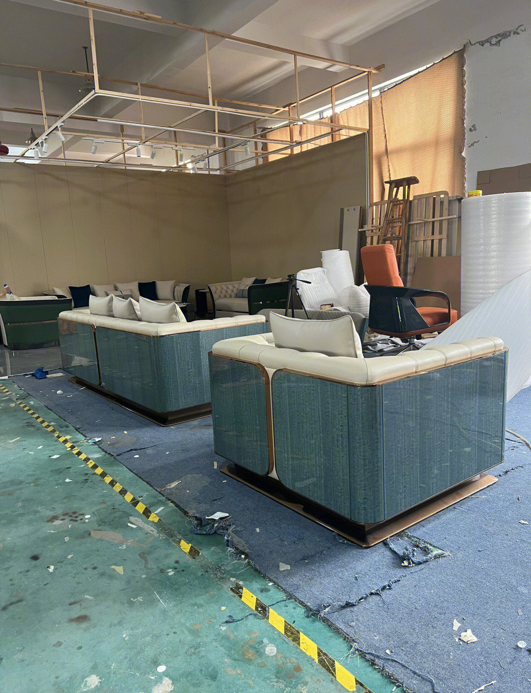国产精品办公室沙发，舒适与品质的完美结合-第1张图片