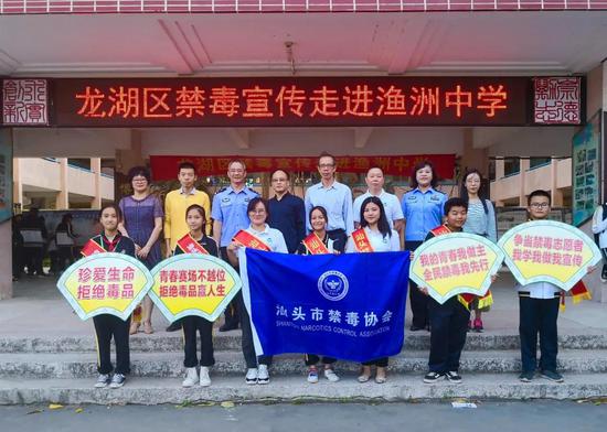 勇敢面对，镜中的你如此美丽-第2张图片