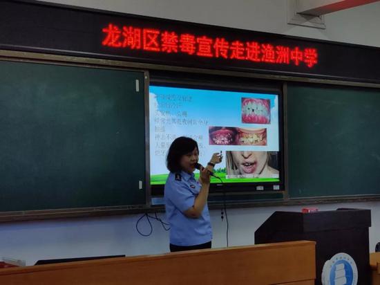 勇敢面对，镜中的你如此美丽