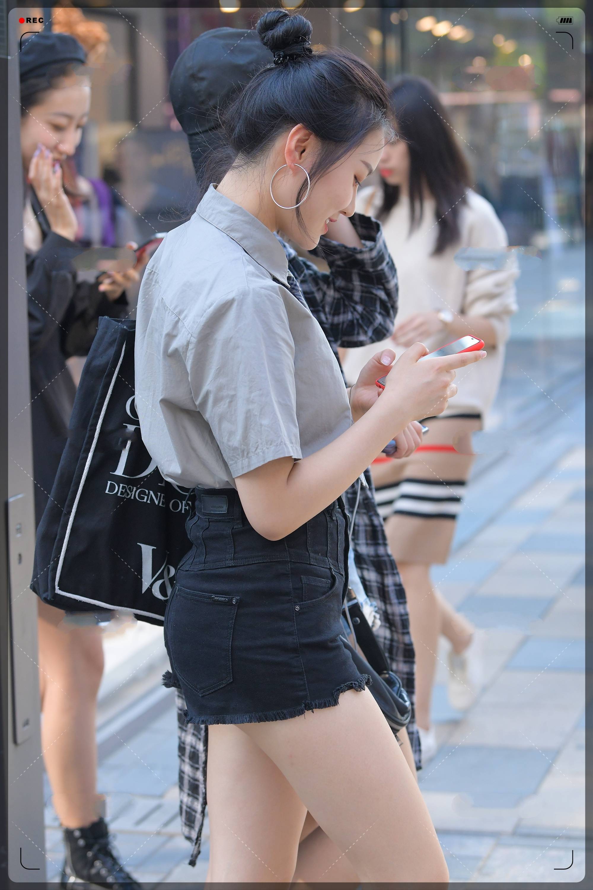 门卫老李与校花高小柔的校园故事