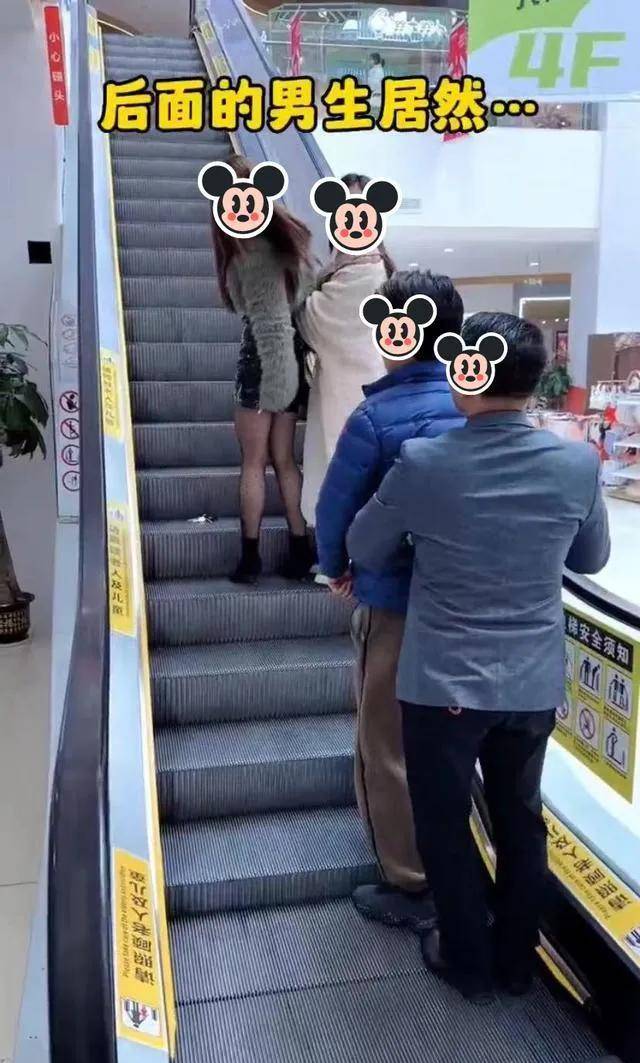 男生在床上脱美女 胸男生与美女在床上的互动——探讨性行为中的隐私与界限-第3张图片