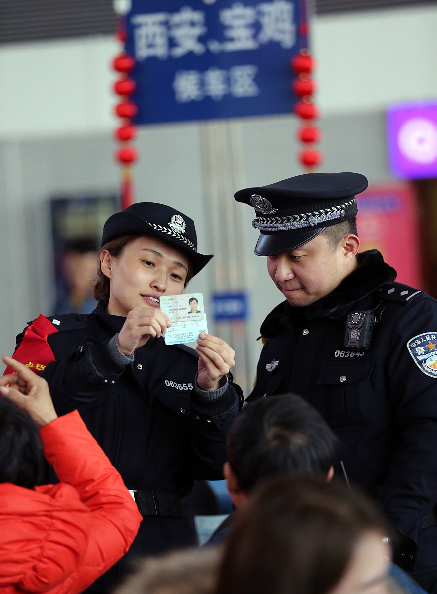 警界之秘，从后方深入女警的内心世界-第2张图片