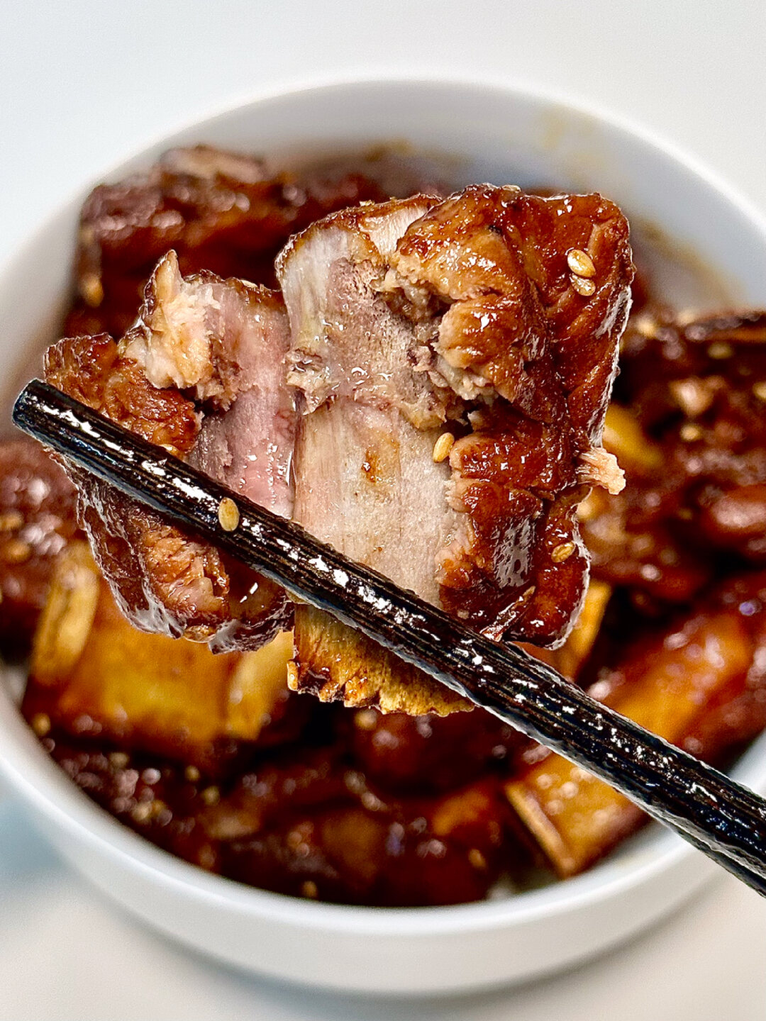 指尖湿热作者糖醋排骨最经典十首诗指尖的湿热——糖醋排骨的独特魅力