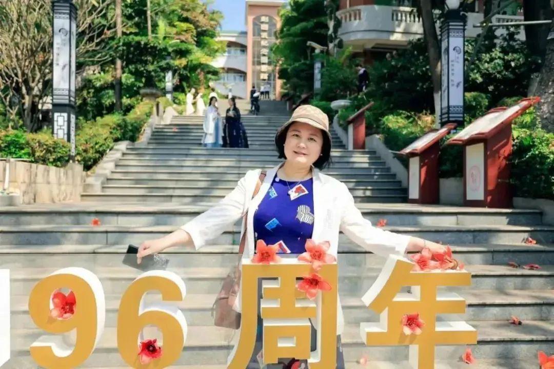 后入国产女教师的风采与影响