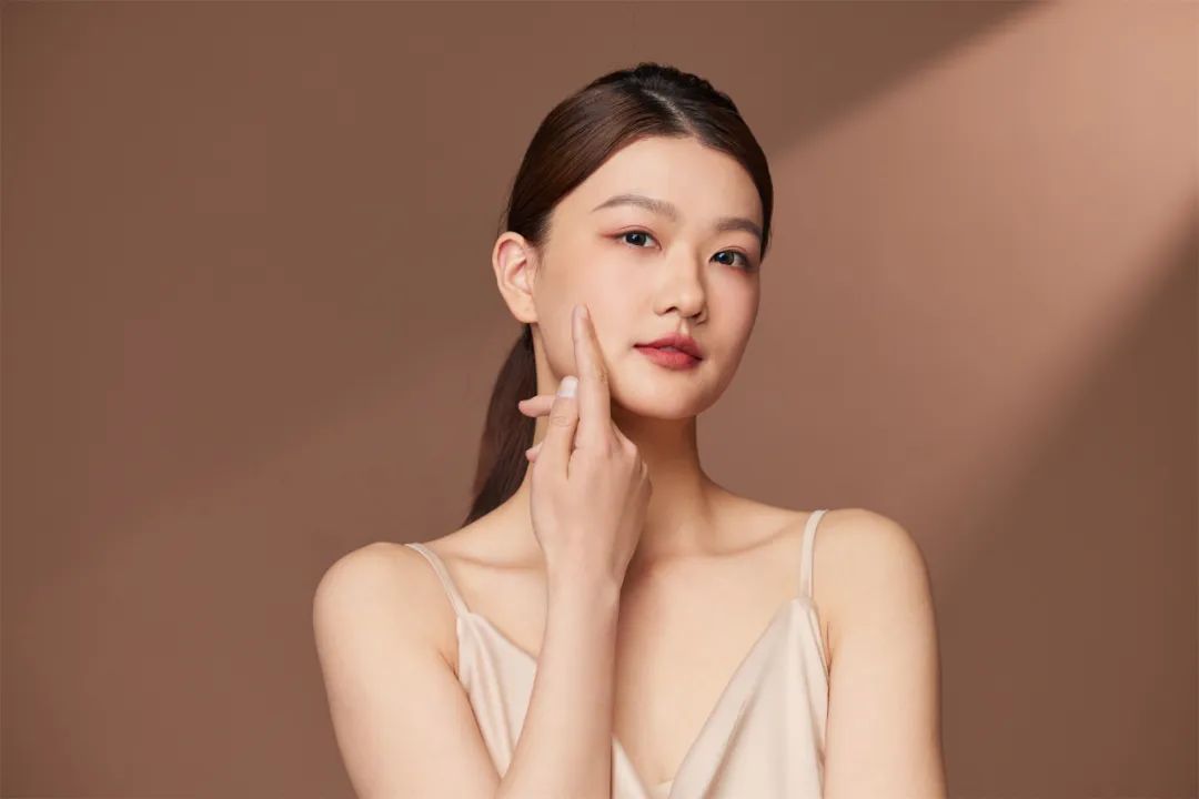 清纯女高中生陷入情感漩涡的挣扎与觉醒