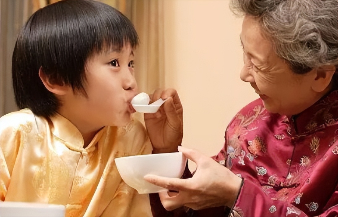 关于儿子日他亲妈妈的来源探究