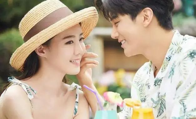美女和男人亲热视频网站大全美女与男人之间的亲密视频，一场视觉与情感的探索-第1张图片