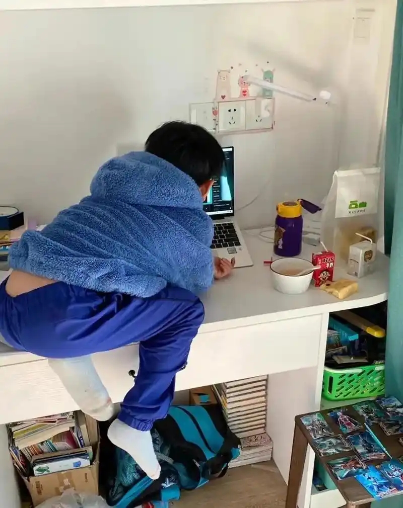 班主任的魅力，关于她那又大又白又软的奶