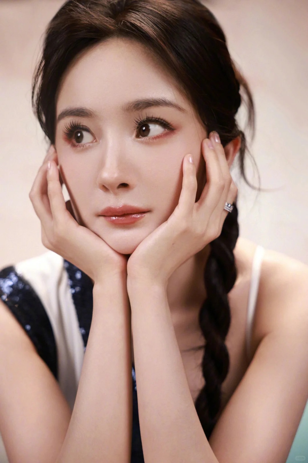 女生裙子的底子是怎样女生裙子的底子，时尚与舒适的完美结合-第2张图片