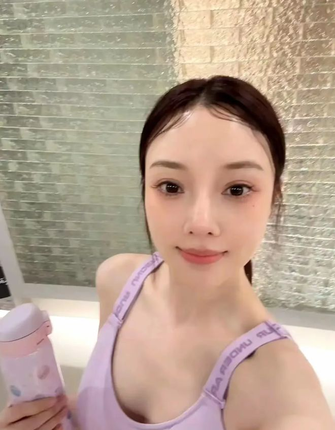 李小璐21李小璐的21岁，青春的绽放与蜕变