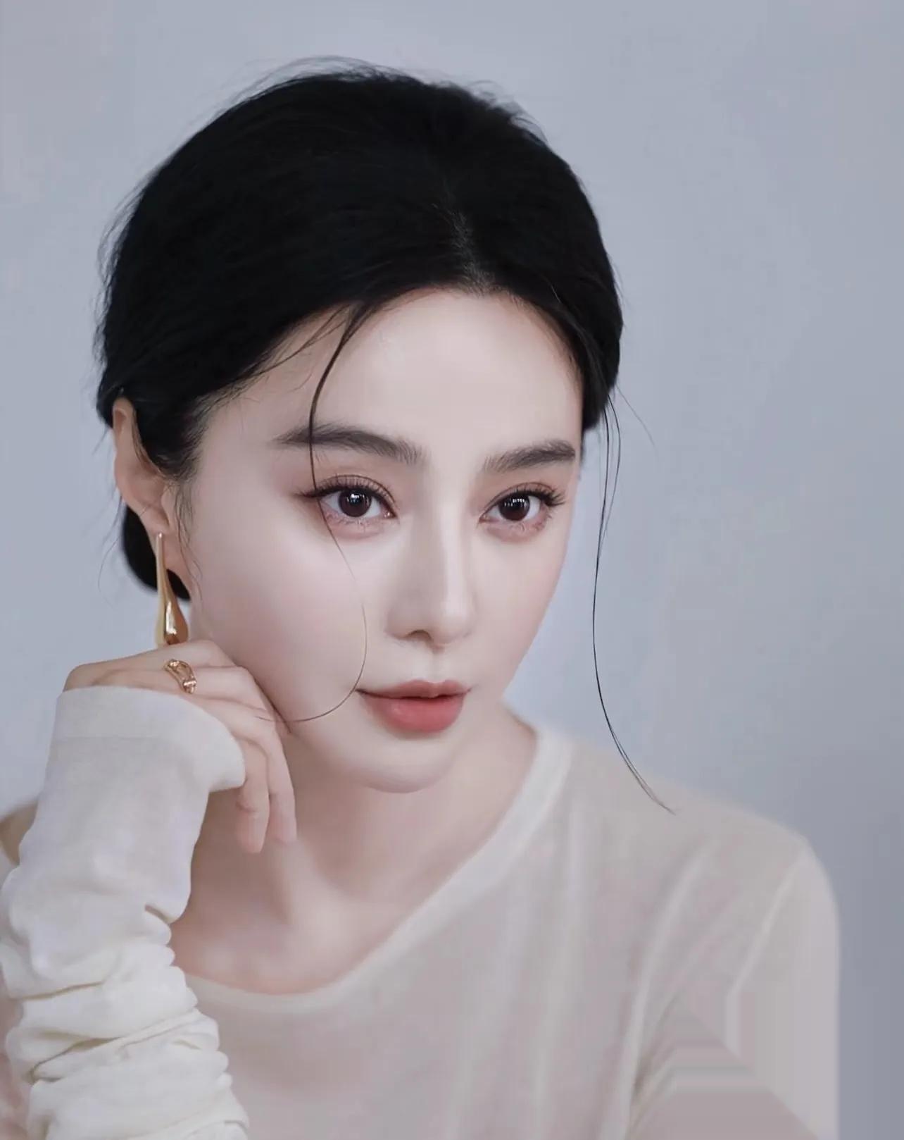 杨幂范冰冰杨幂与范冰冰，璀璨星光下的双花绽放-第2张图片
