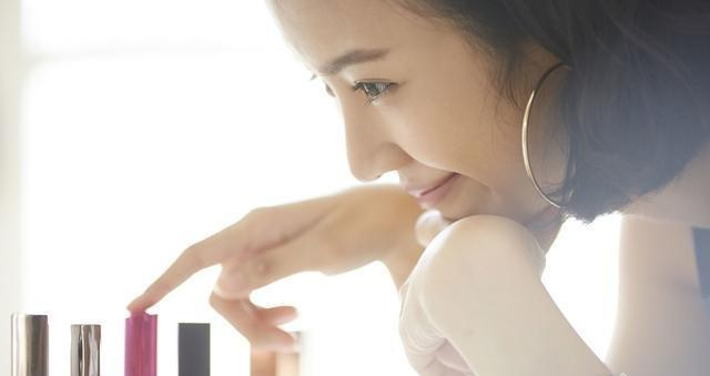 女生张开嘴是什么意思女性性爱中的自信与开放——探索女性大胆展示的荫道口-第1张图片