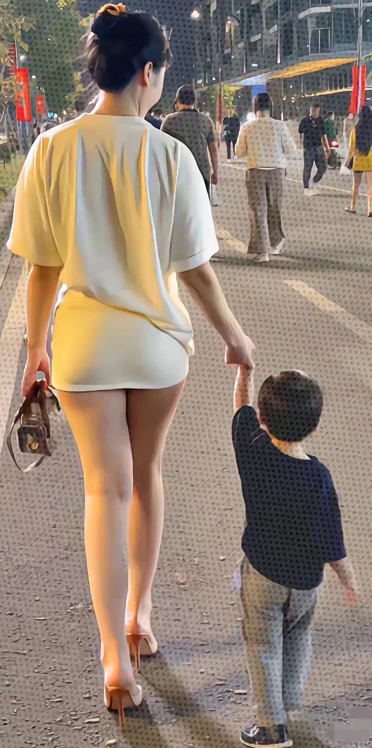 极品人妻VideOssS人妻J关于网络内容与家庭伦理的探讨——以极品人妻和VIDEOSSS人妻为视角-第2张图片