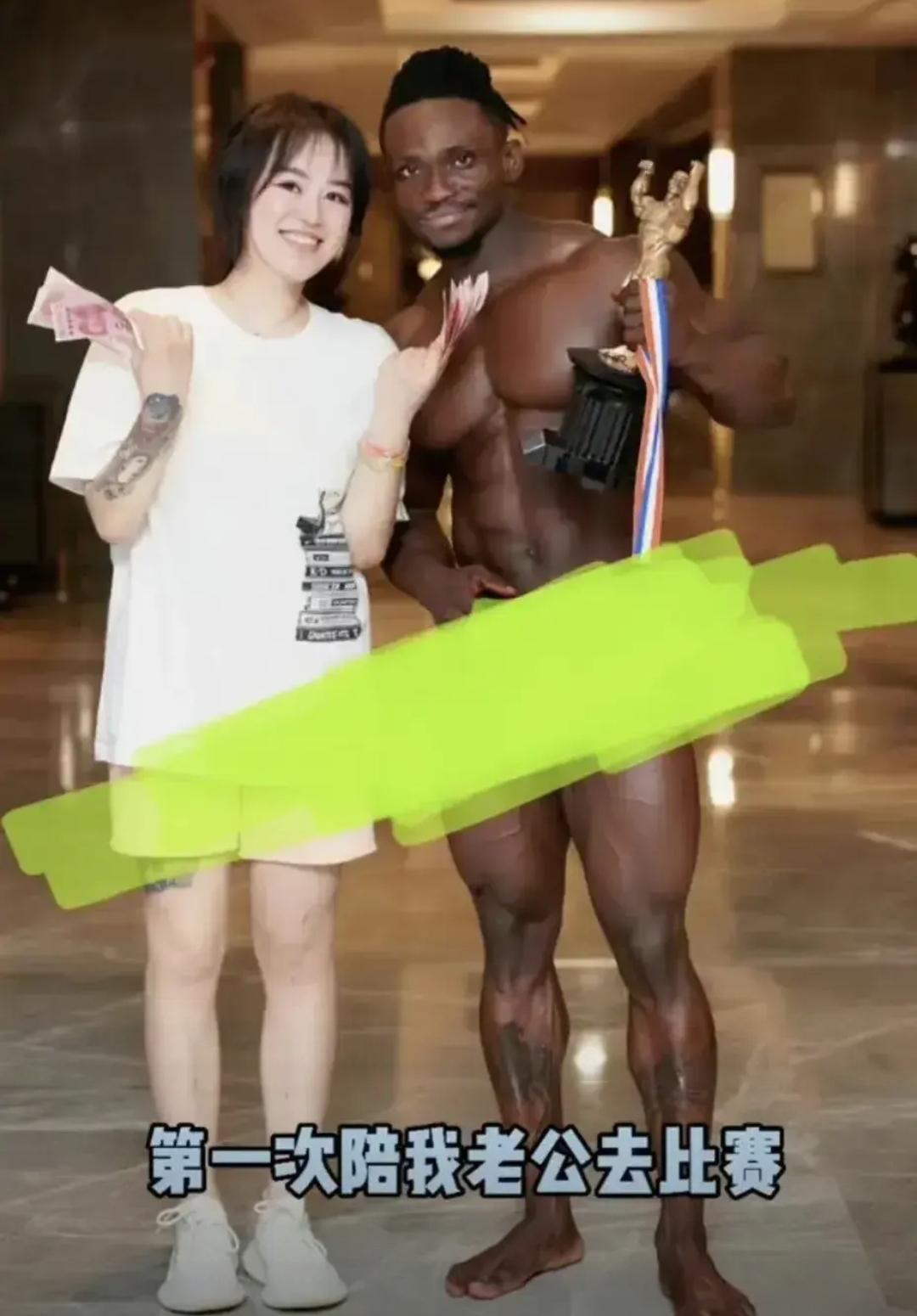 强壮的黑人RAPPER强壮的黑人RAPPER，音乐中的力量与节奏
