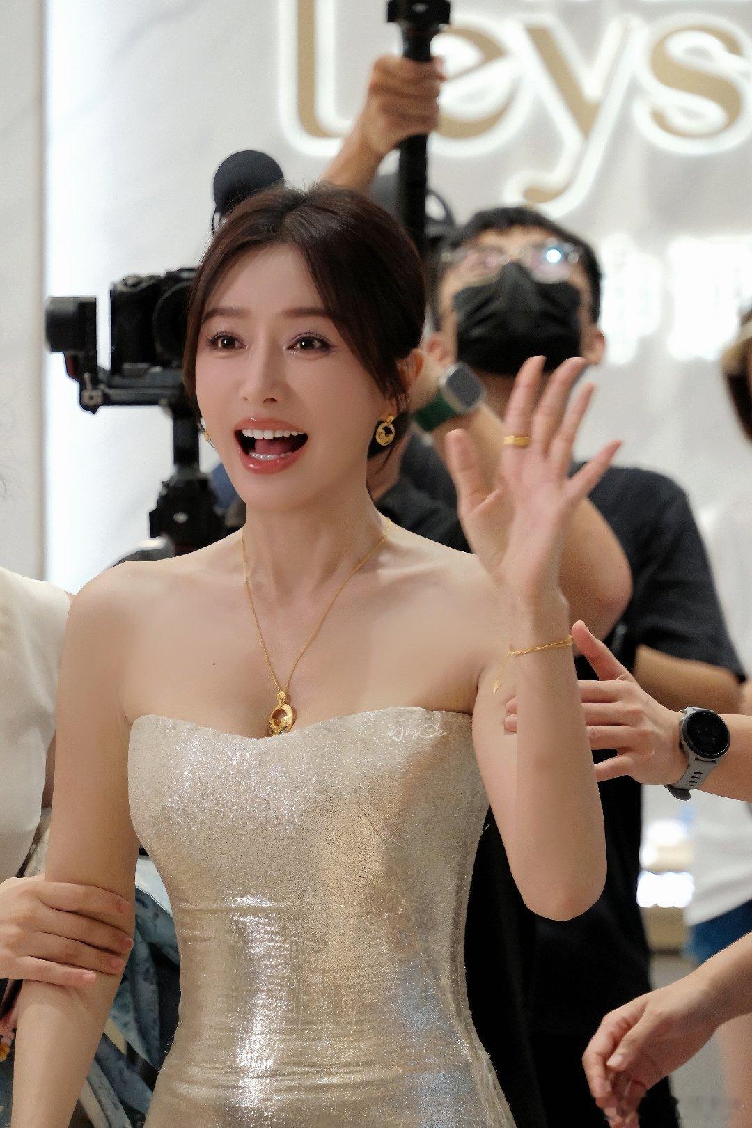 大胆L少妇的美丽与挑战，BBBBBB流水的启示