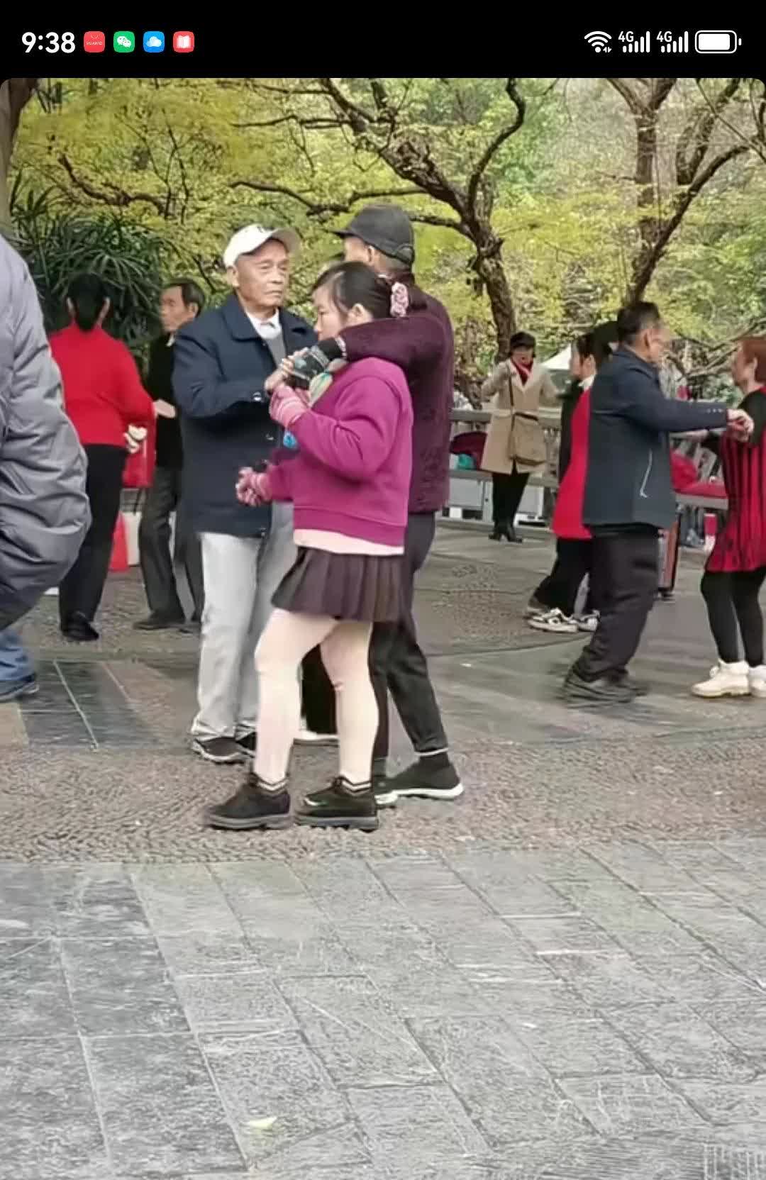 两个人的完整视频在线观看在线观看，两个人的完整视频之旅-第3张图片