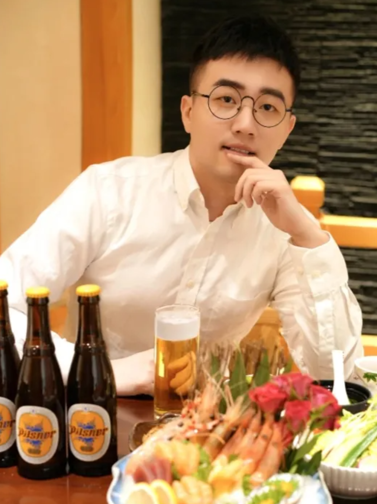 老公当着他最好的兄弟让我老公与兄弟间的微妙关系——一次特殊的家庭场景-第3张图片
