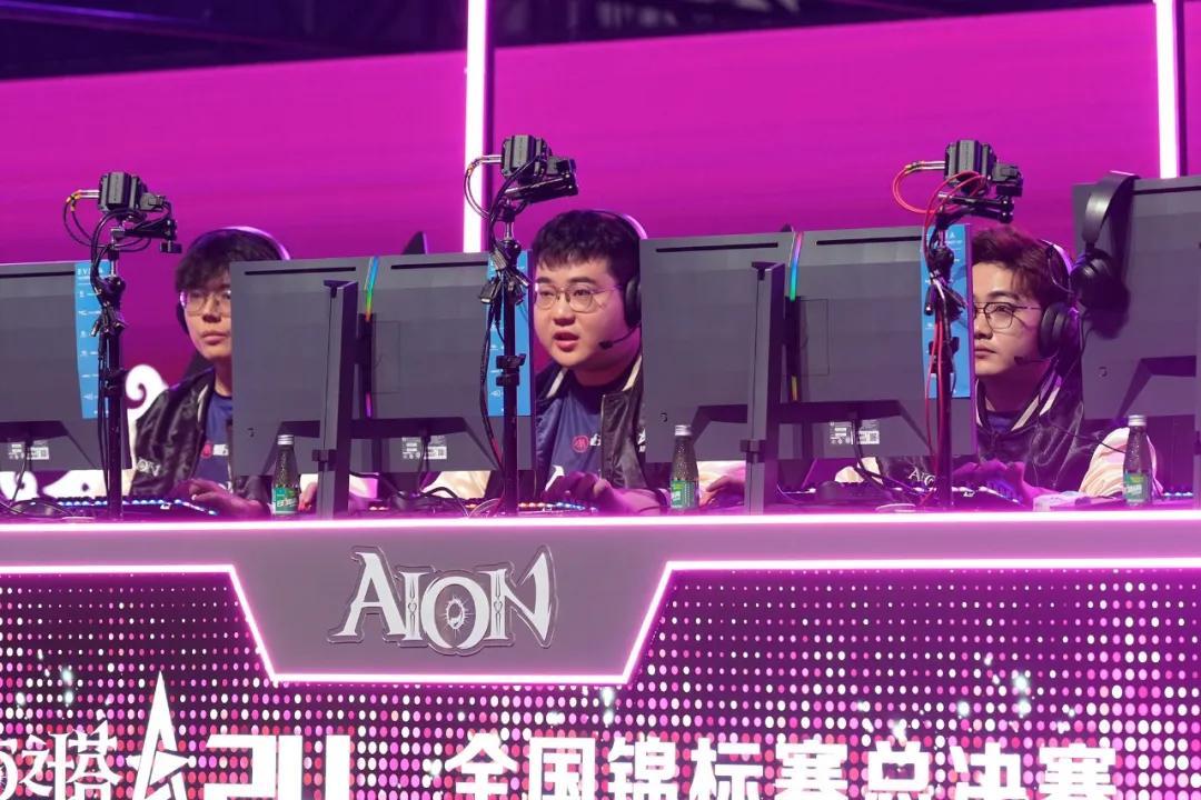 lol s7LOL S7，荣耀之战的辉煌时刻-第1张图片