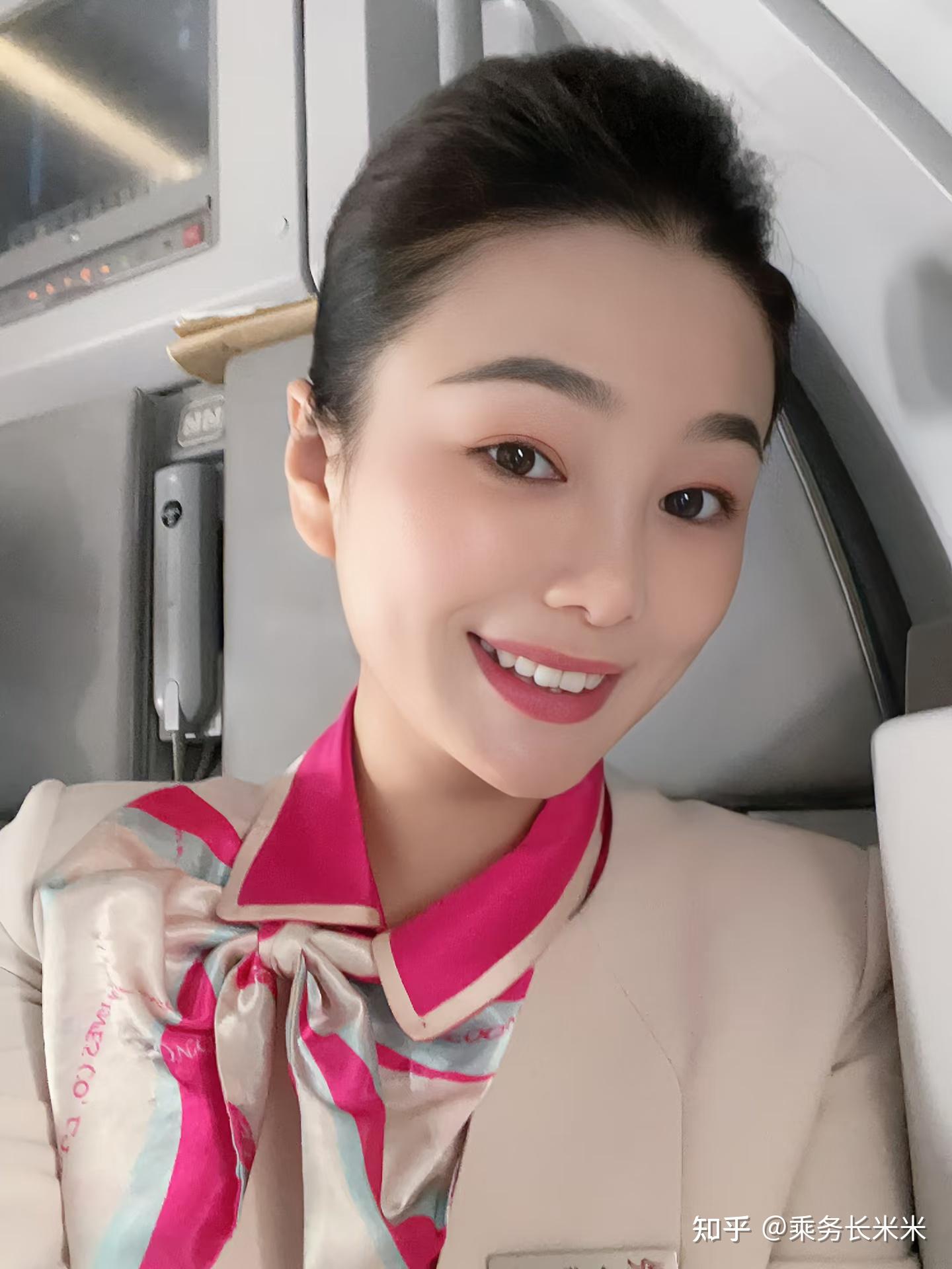 空姐被干空姐职业的挑战与尊重——关于空姐工作环境的探讨