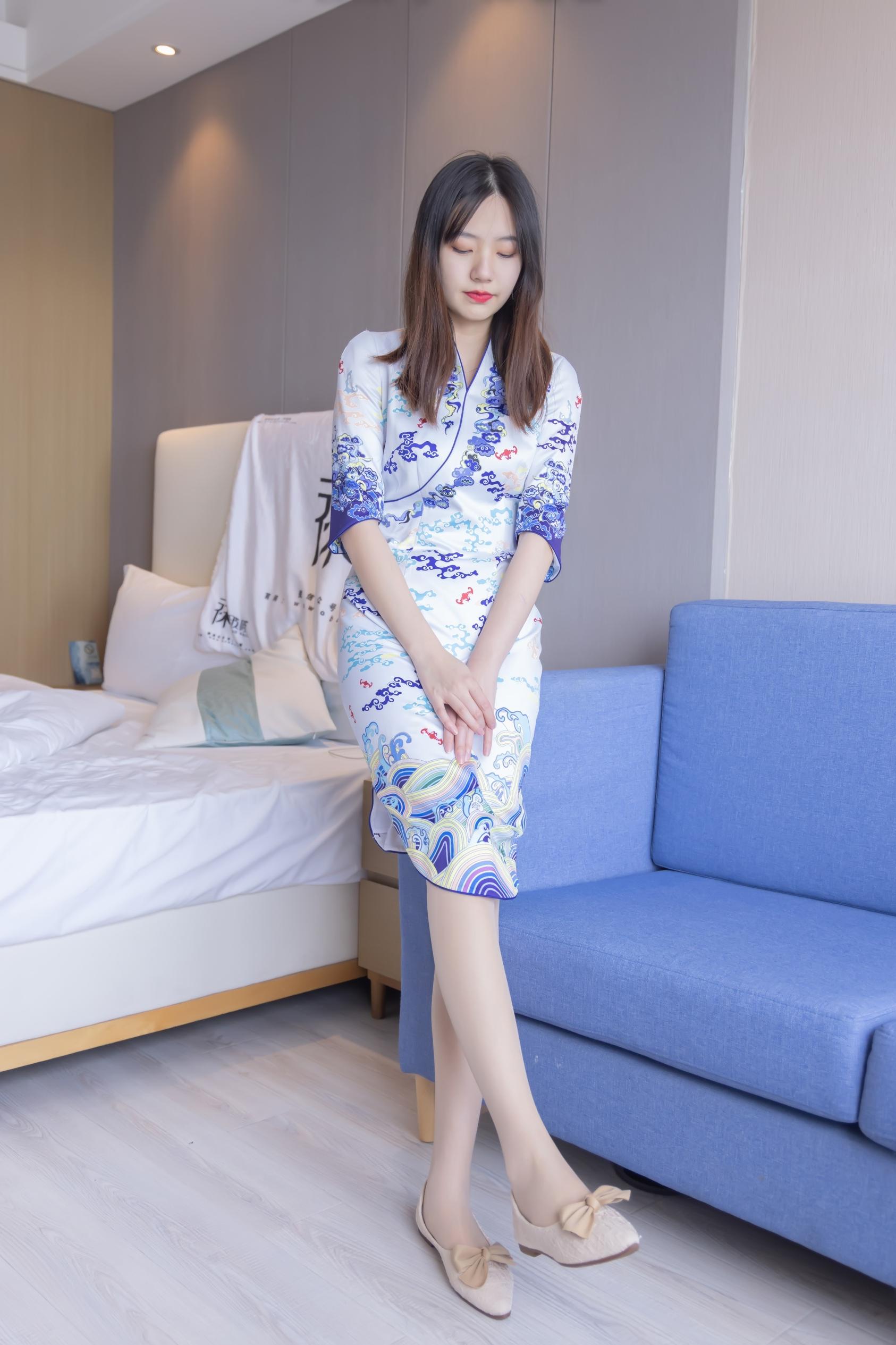 制服丝袜电影制服与丝袜的交织电影-第2张图片