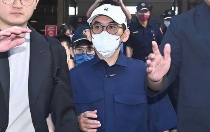 偷拍论坛的危害与应对策略-第1张图片
