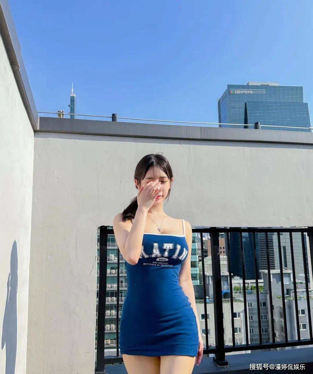 风流少妇A片一区二区蜜桃风流少妇与A片一区二区蜜桃的探索-第2张图片