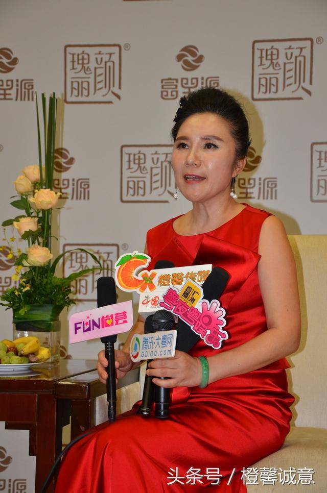 李丽莎——大尺度上门商务女性的多元视角解读