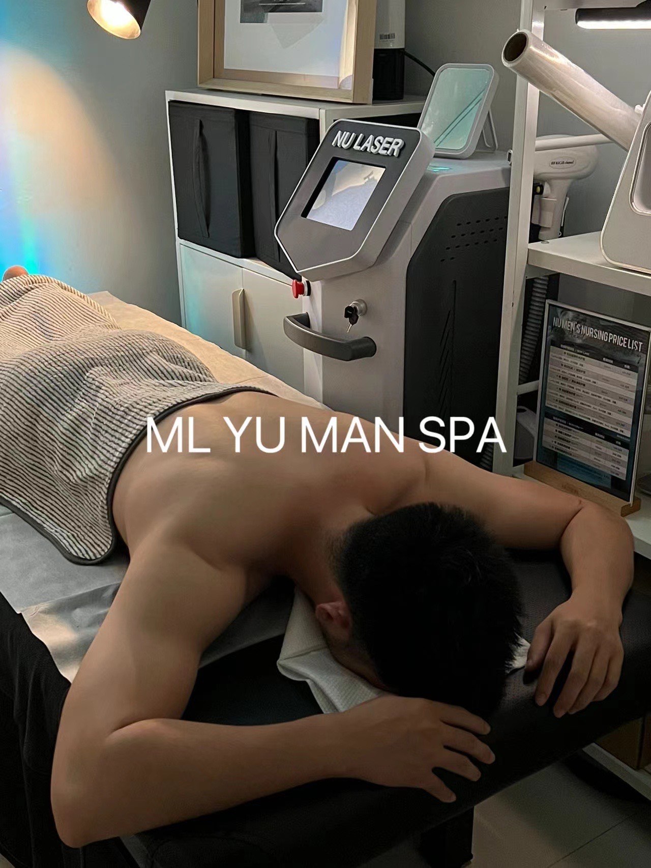 男按摩师与SPA漫画中的奇妙体验