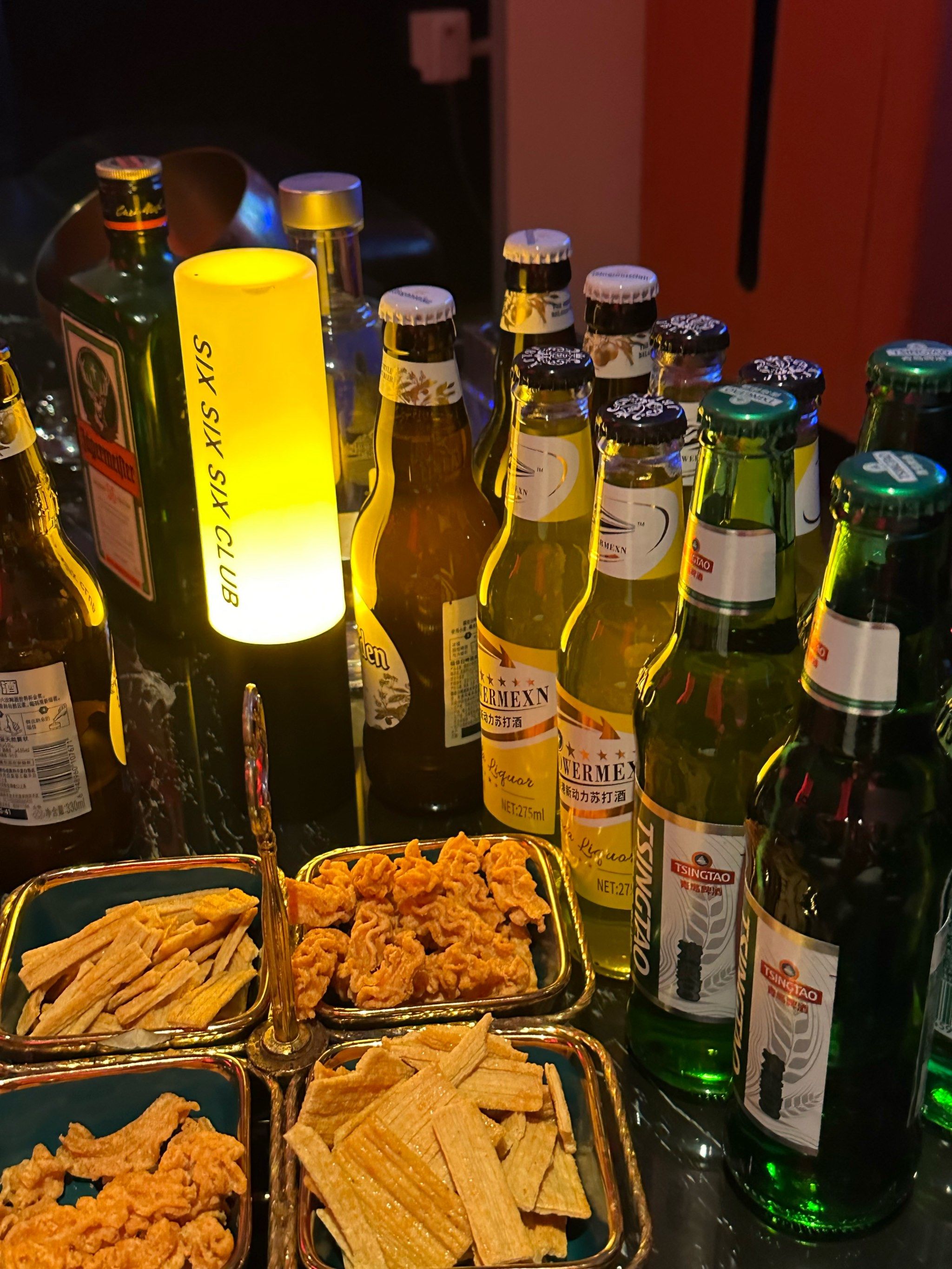 我和室友在KTV的夜晚——与张健石、鹏亮的欢聚时光-第2张图片