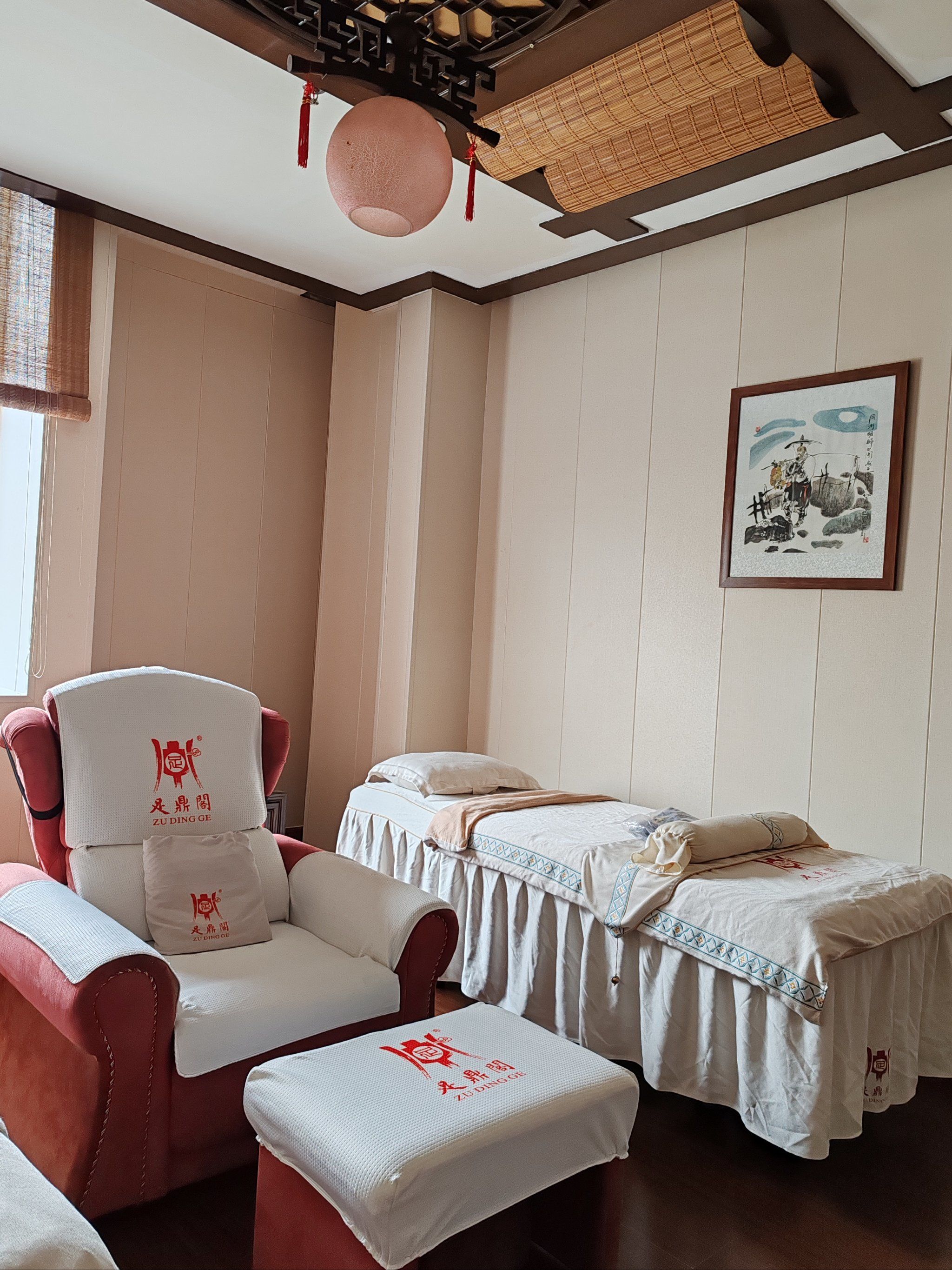 按摩师舌头进去添的我好舒服按摩师的专业之吻，舌尖的温柔之旅-第3张图片
