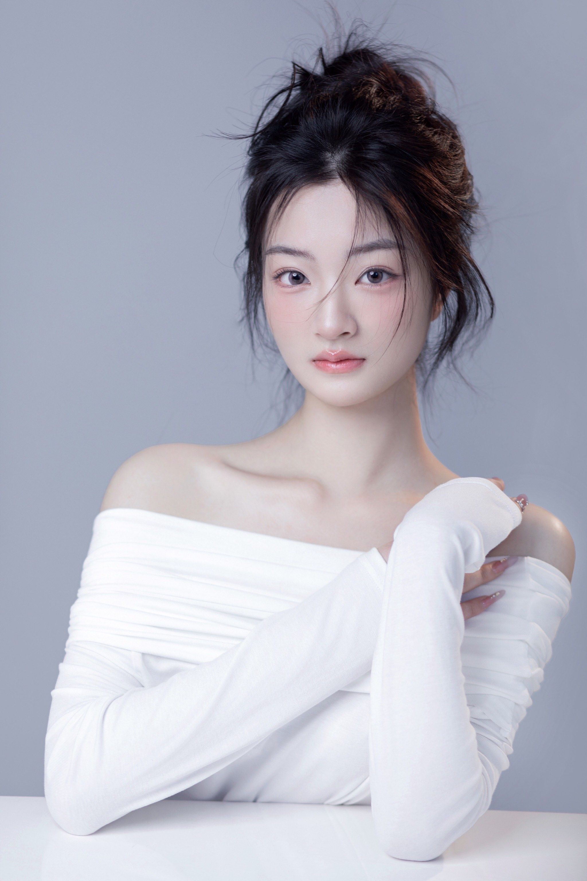 艺校女生若艺校美女，艺术与美貌的完美结合-第1张图片