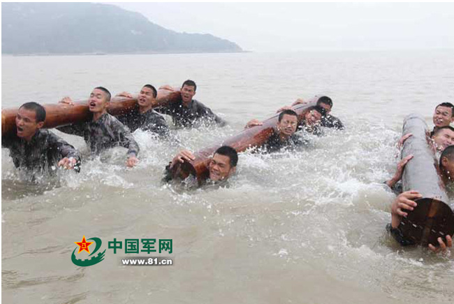 钢八连约炮钢八连与网络社交中的道德边界探讨