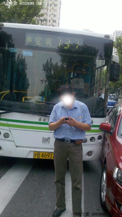 公交车上班路被顶了好久公交车上班路被顶了，城市交通的挑战与应对策略-第2张图片