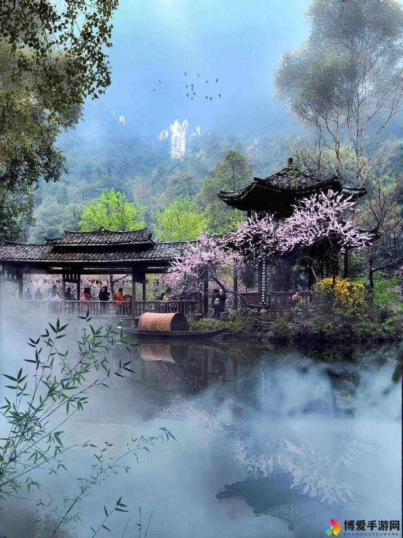 桃花源之秘，少妇与芳草萋萋的诗意画卷-第2张图片