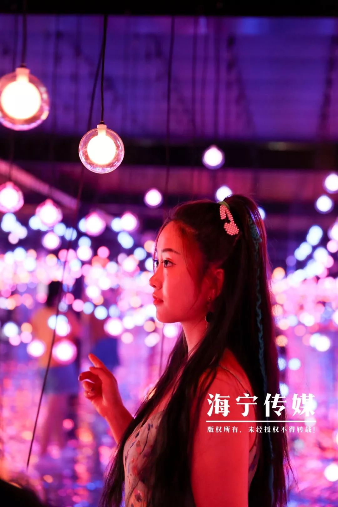免费观看拍拍10000污免费观看平台——探索网络娱乐的正确途径（不推荐观看低俗色情内容）