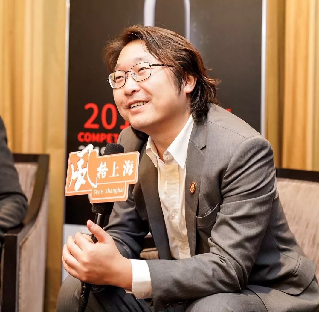 吕杨张灵吕杨与张津瑜的MBA之旅，落地窗下的启迪与成长