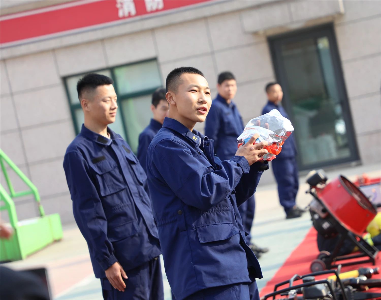 爱情消防车爱情消防车，守护爱情的特殊力量-第2张图片