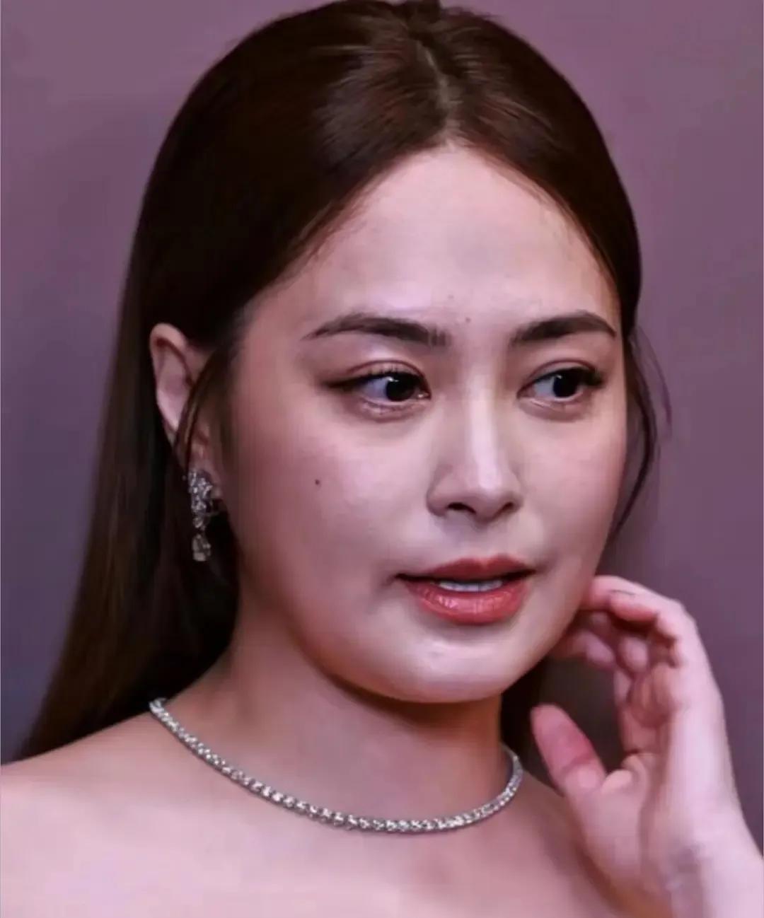 阿娇的不打码照片全集阿娇不打码照片全集，揭秘娱乐圈的美丽与风波-第2张图片