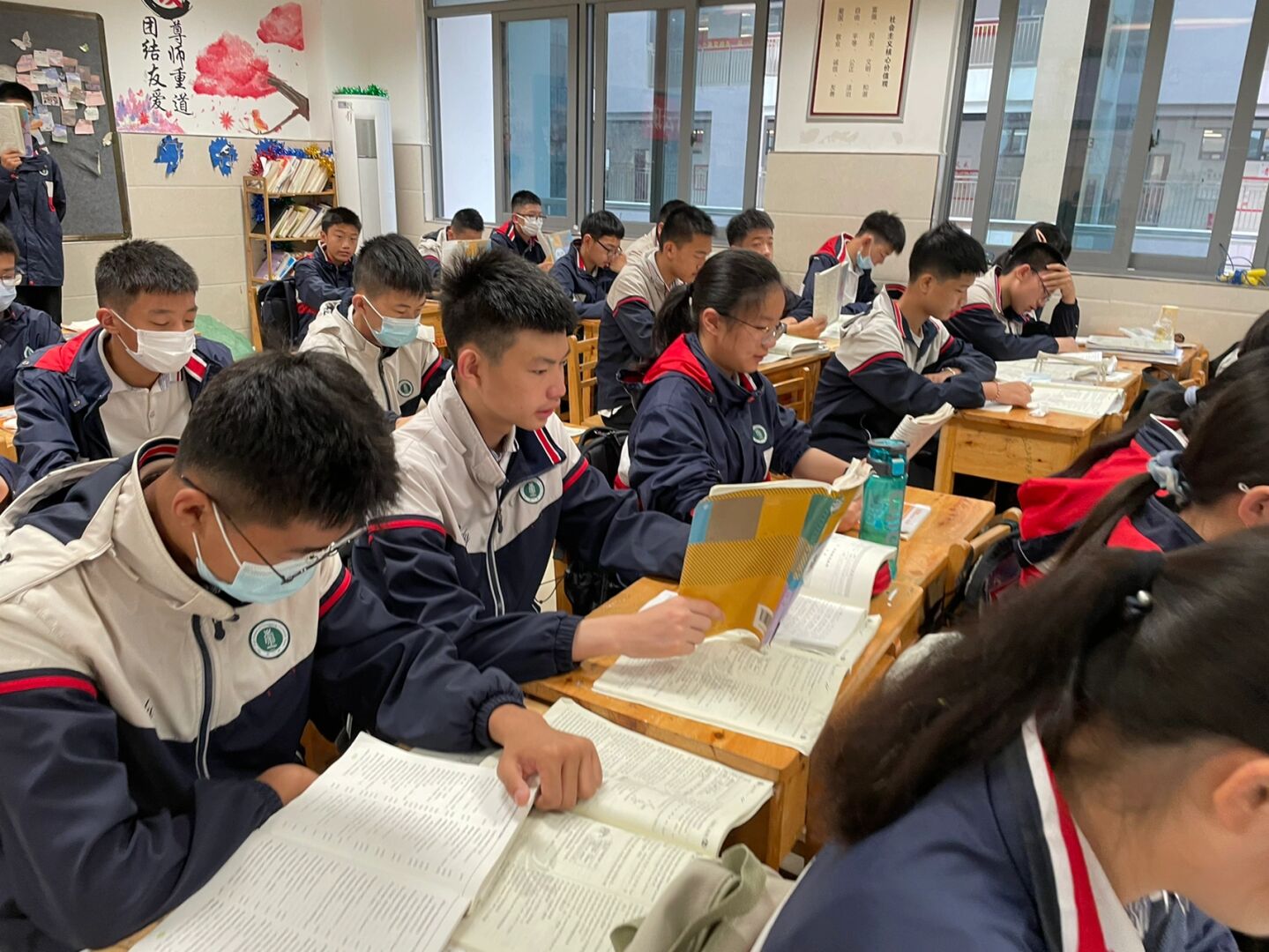 课代表带读没人读怎么办课代表的意外之举——未带罩子，却赠我一节宝贵的知识-第2张图片