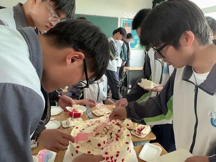 自习课上的意外经历-第2张图片